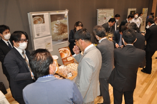 交流会の様子（２）
